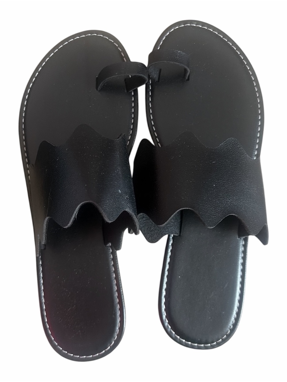 Black Ruffle Toe-Loop Slide Sandals - Women